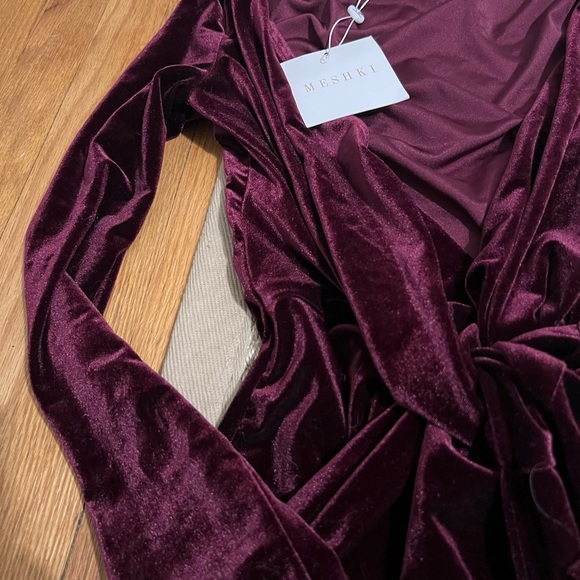 Meshki velvet burgundy dress mini slit - Picture 3 of 7